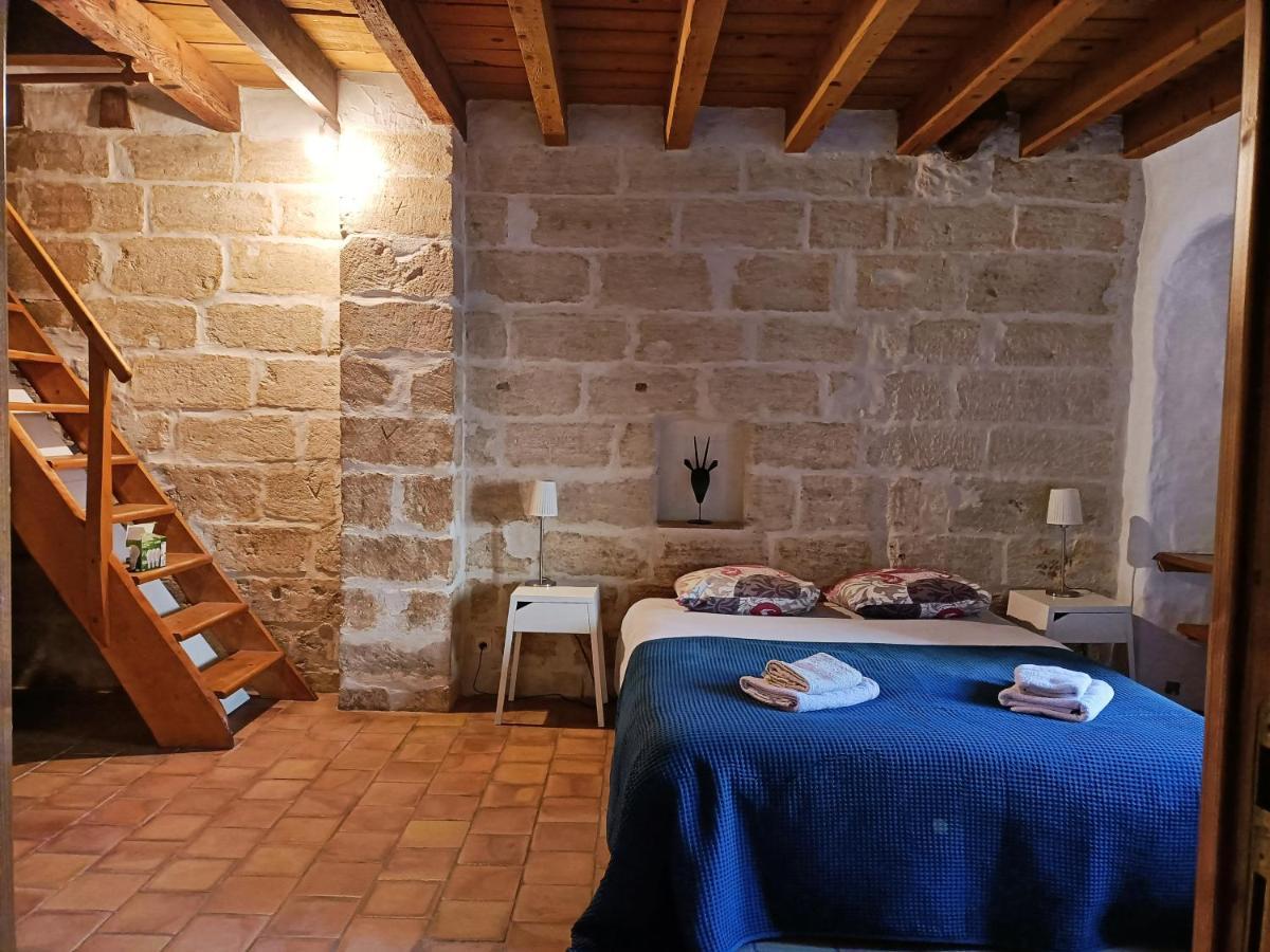 Maison Atypique Coeur De Village Historique Villeneuve-les-Avignon Bagian luar foto