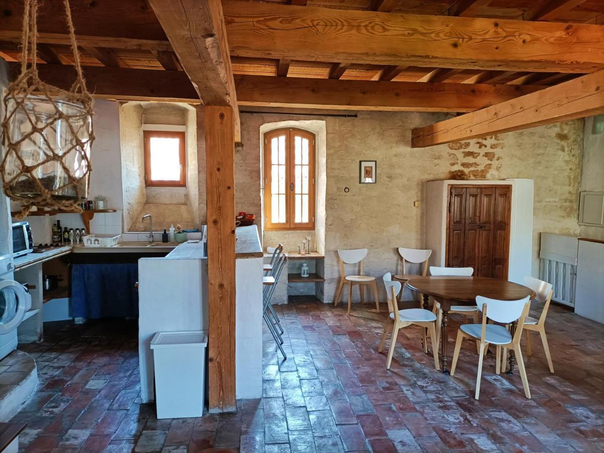 Maison Atypique Coeur De Village Historique Villeneuve-les-Avignon Bagian luar foto