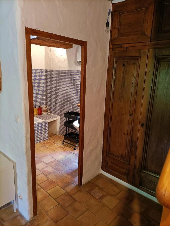 Maison Atypique Coeur De Village Historique Villeneuve-les-Avignon Bagian luar foto