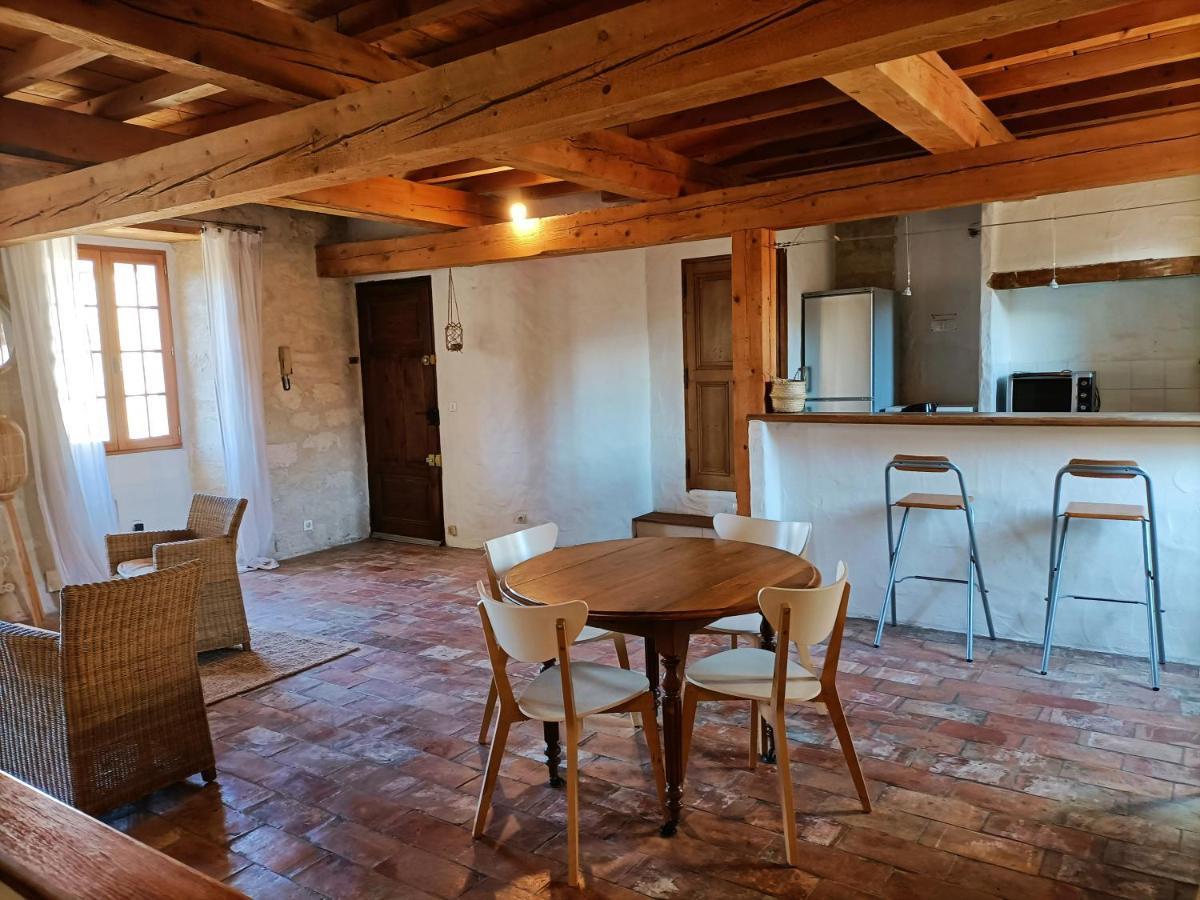 Maison Atypique Coeur De Village Historique Villeneuve-les-Avignon Bagian luar foto
