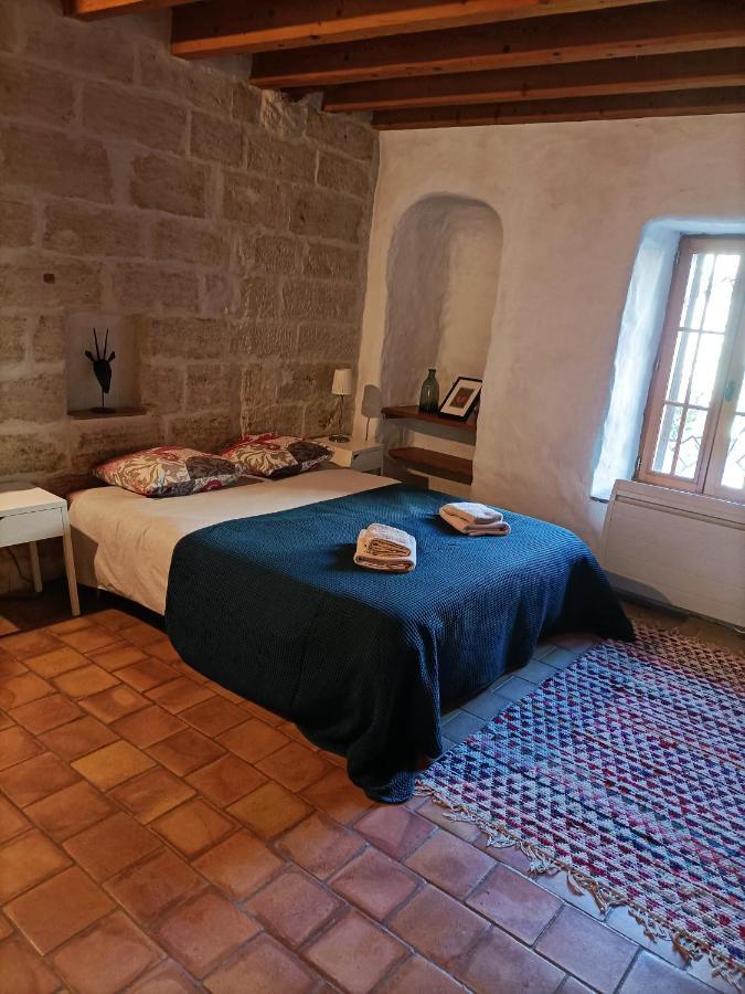 Maison Atypique Coeur De Village Historique Villeneuve-les-Avignon Bagian luar foto